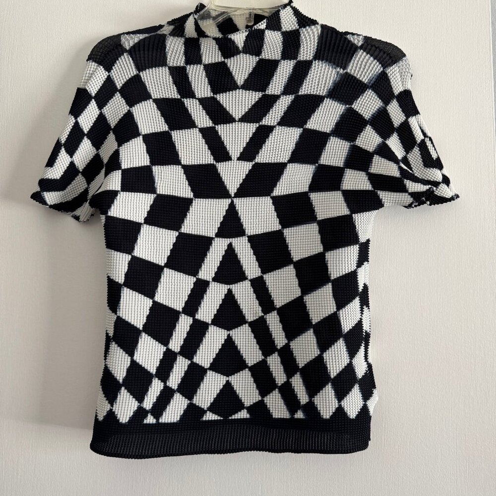 Kate Hewko black and white checkered stretch shirt
